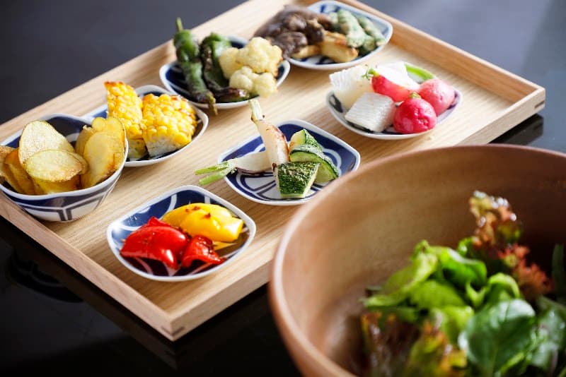 炭・肉と旬野菜 Kazanの店内・料理の写真 2枚目