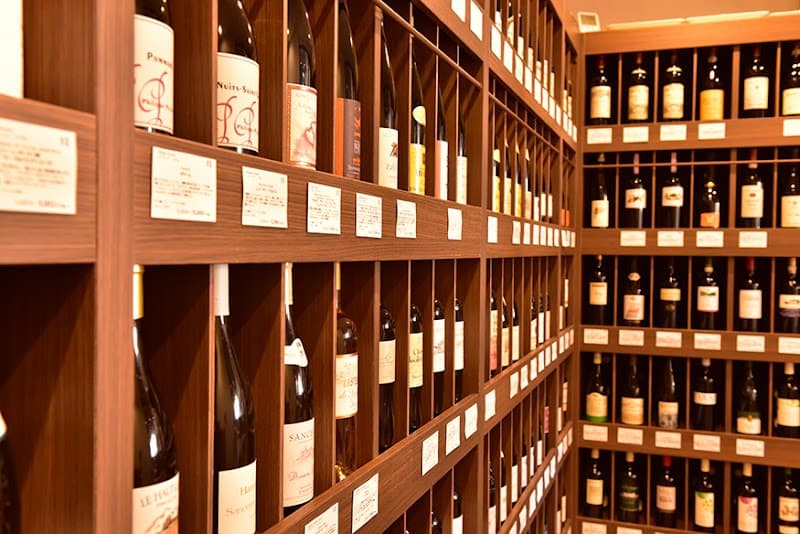 ワイン専門店 セリエ デ ルルソン (Cellier de L'ourson）の店内・料理の写真 2枚目