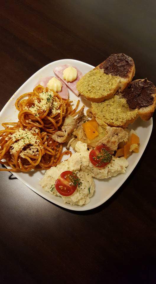 ワインバル MOURIS 今池の店内・料理の写真 2枚目