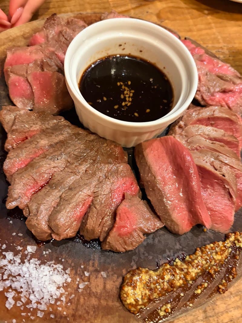 大衆肉ビストロLitの店内・料理の写真 3枚目