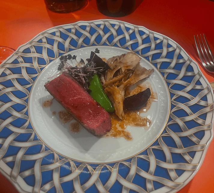 赤城和牛とワインの店 極の店内・料理の写真 2枚目