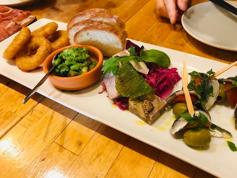 BAR COMEDOR UNiCO （バル コメドール ウニコ）の店内・料理の写真 2枚目