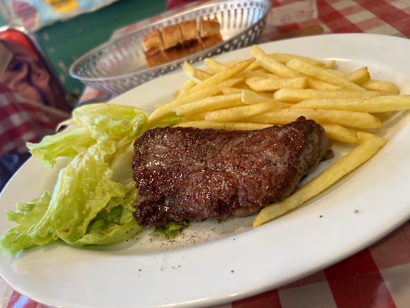 ボンジュール食堂の店内・料理の写真 3枚目