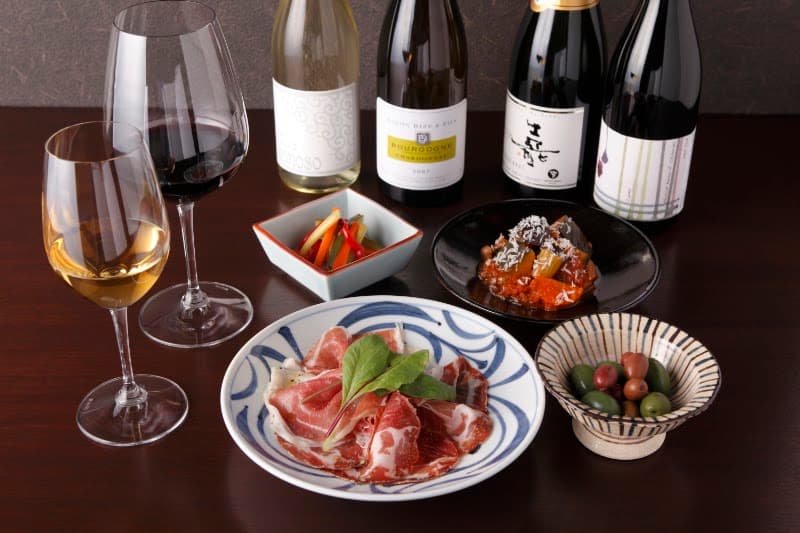 ワインバー葵の店内・料理の写真 2枚目