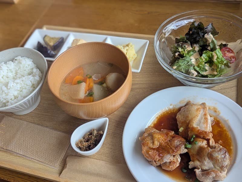 IROIRO ワインとおばんざいの店内・料理の写真 3枚目