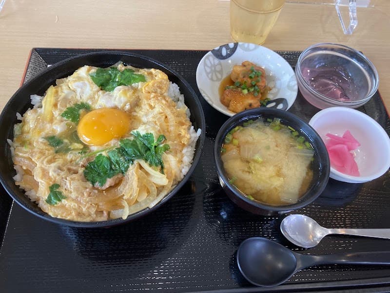 クローバーダイニングの店内・料理の写真 2枚目