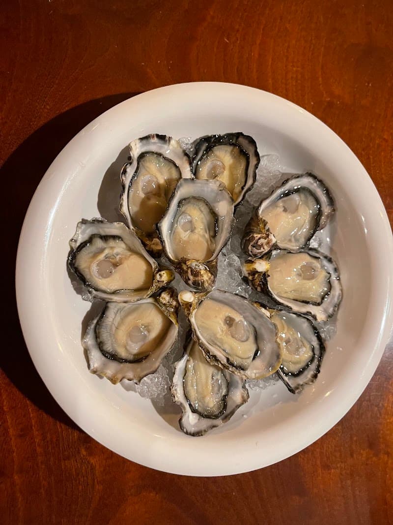 Oyster BAR Likkle More オイスターバーリコモの店内・料理の写真 2枚目