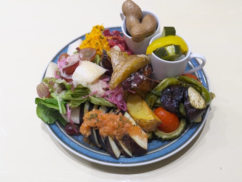 BistroRavigote ビストロラビゴットの店内・料理の写真 2枚目
