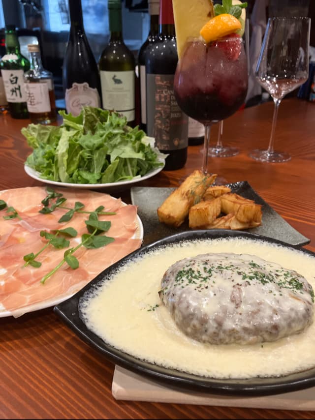 隠れ家ワインバルRenardiereルナルディエールの店内・料理の写真 2枚目