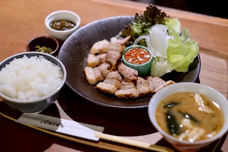 DISH & WINE CRIB（ディッシュ アンド ワイン クリブ）の店内・料理の写真 3枚目