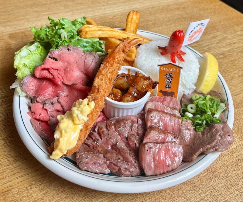 モツビストロ天神ホルモン KITTE博多店の店内・料理の写真 3枚目