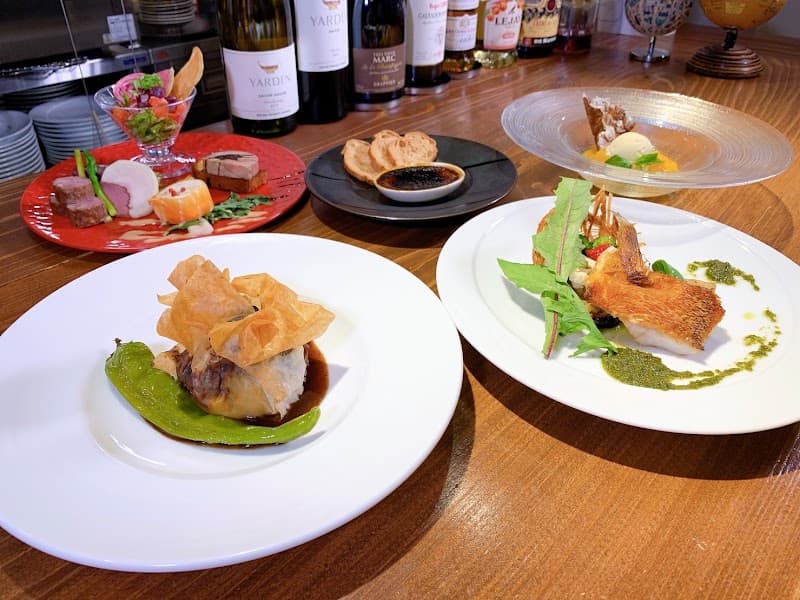 ビストロ＆ワイン UEYAMAの店内・料理の写真 3枚目
