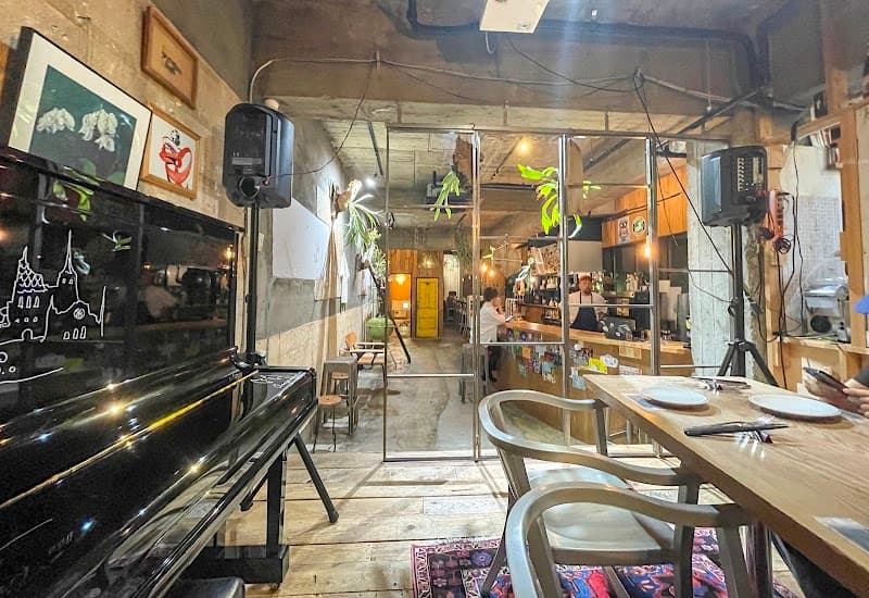 ナチュラルワイン クラフトビール 専門店 ビストロ俊の店内・料理の写真 3枚目