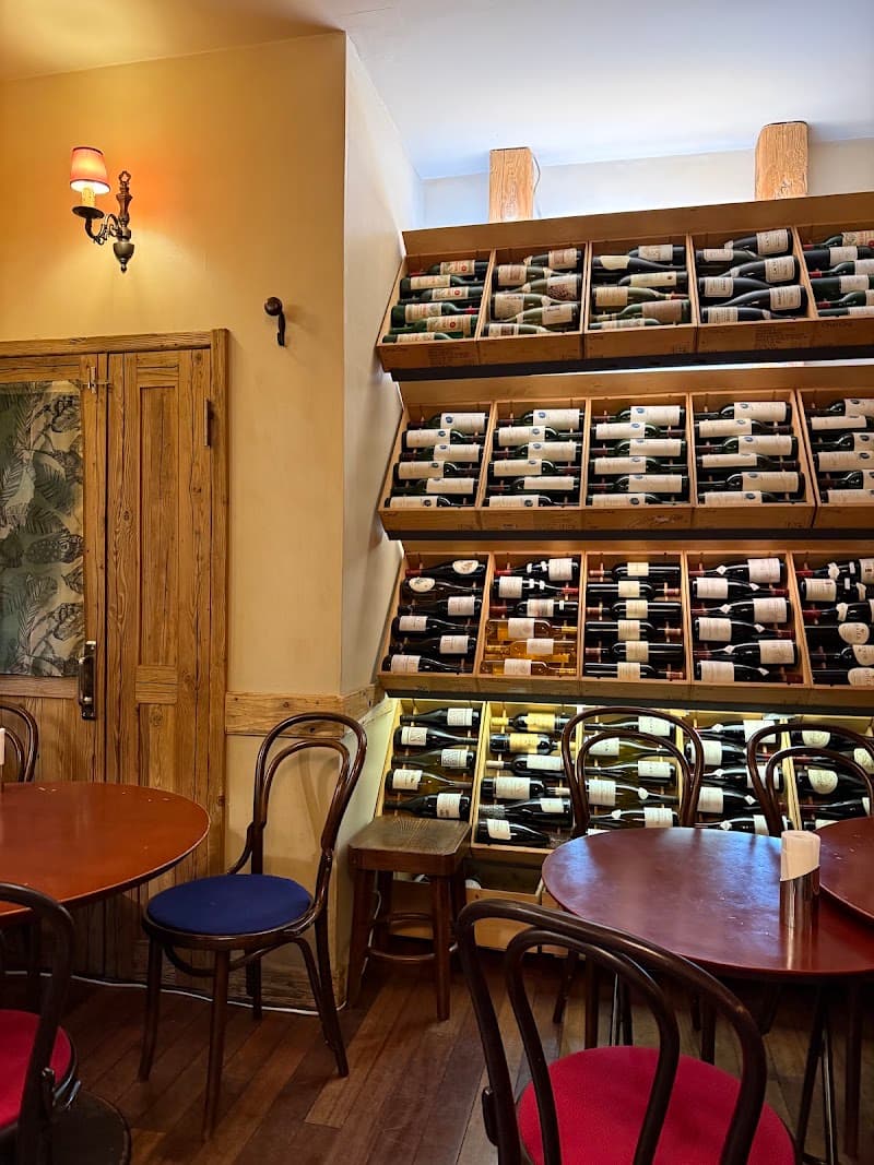 ぶしょん Bouchon wine bar