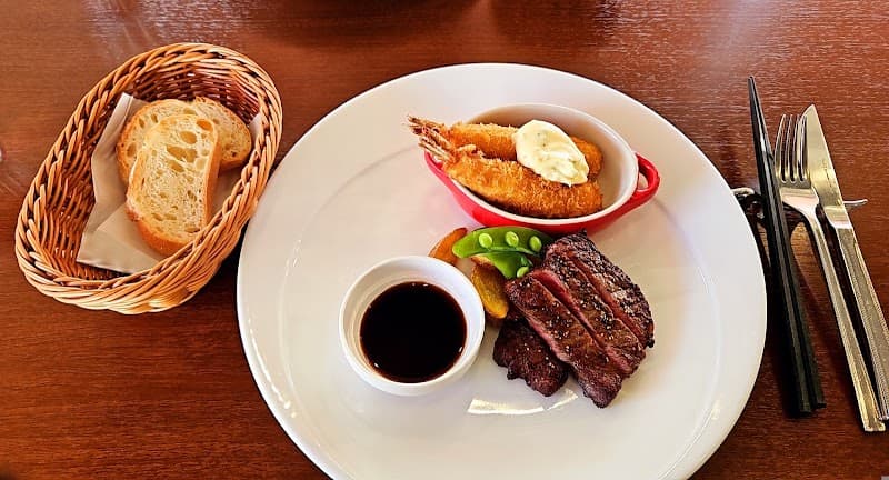 レストランパリ PARIS1981の店内・料理の写真 2枚目