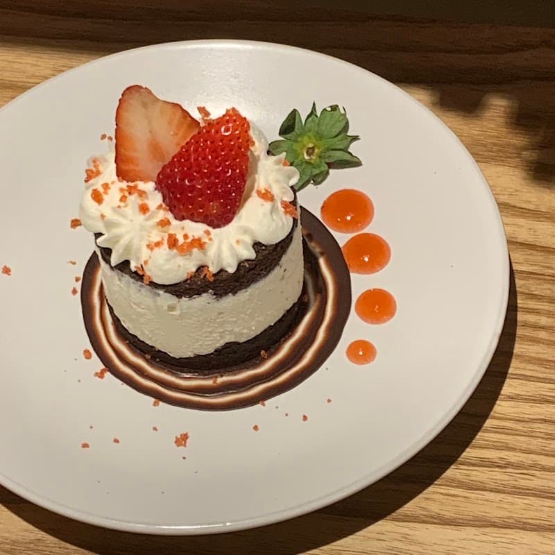 ニコミヤ【タンの煮込みとナチュラルワイン〜クラフトビール＆自家製スイーツ】の店内・料理の写真 2枚目