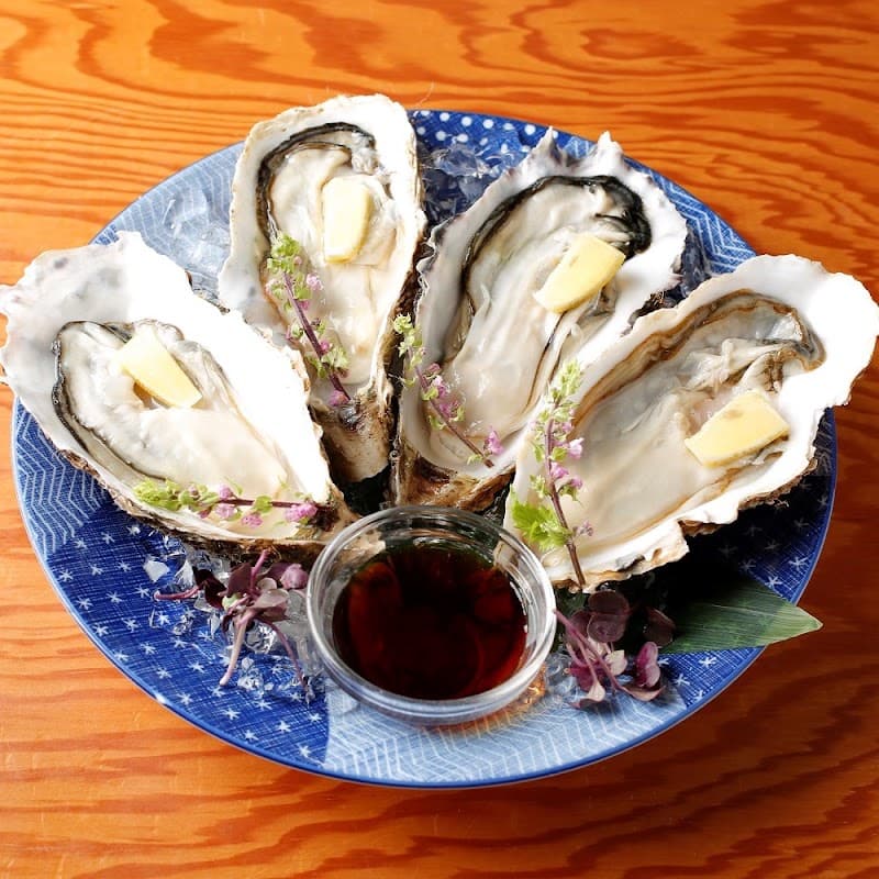 炭火ビストロ＆和酒 THE MARMARE（ザ・マルマーレ）の店内・料理の写真 3枚目