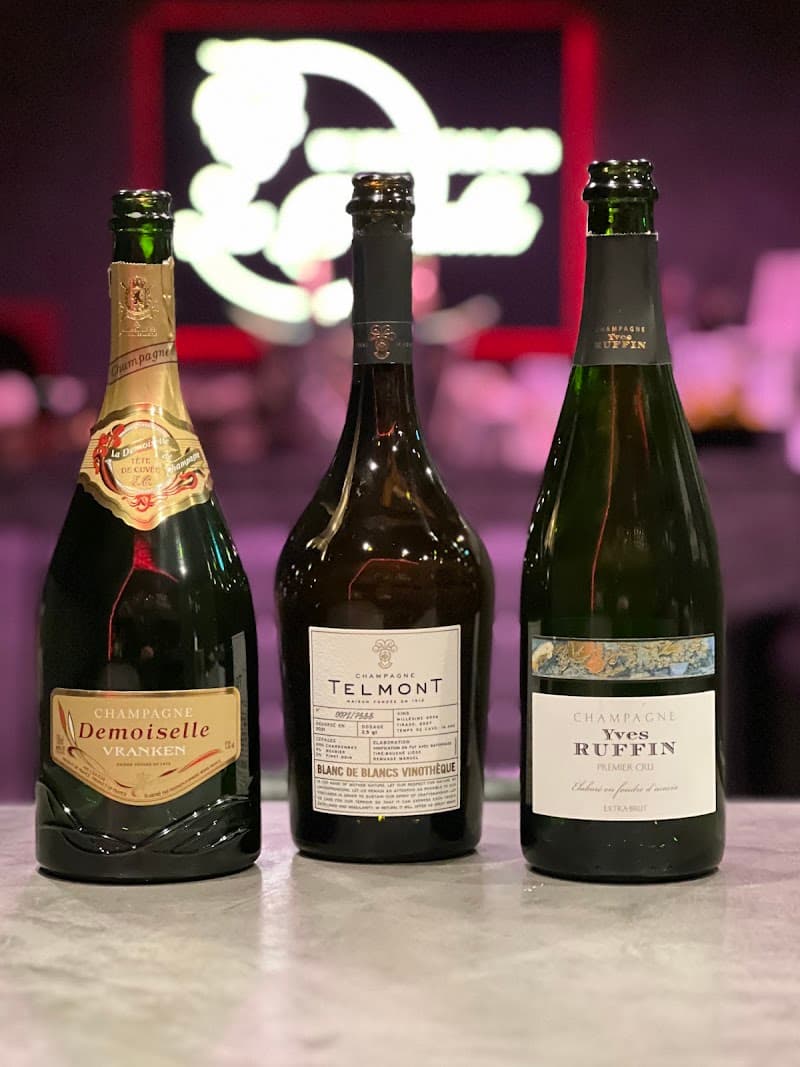 Wine Salon Les Demoiselles ワインバー銀座の店内・料理の写真 3枚目