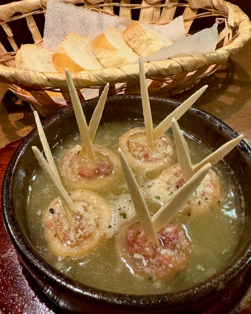 SPAIN BAR O（スペインバルオー）の店内・料理の写真 3枚目