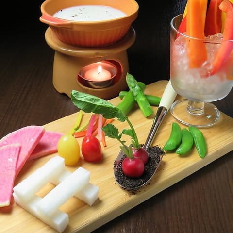 イタリアンバルとカフェ スリーツリーの店内・料理の写真 2枚目