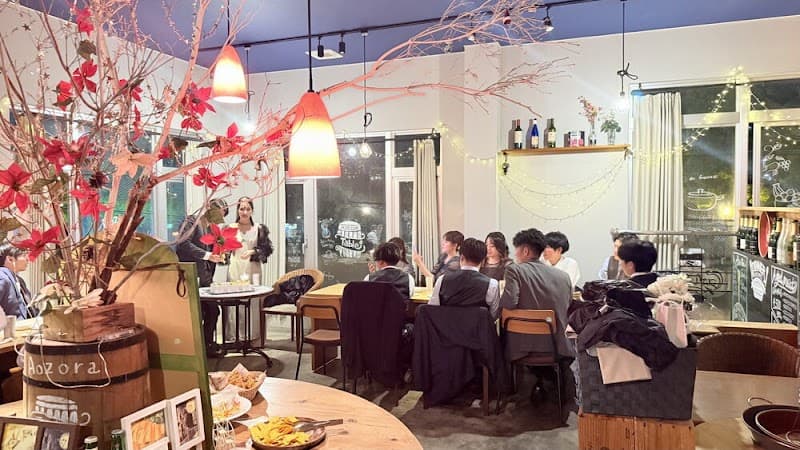 アオゾラテーブルの店内・料理の写真 2枚目