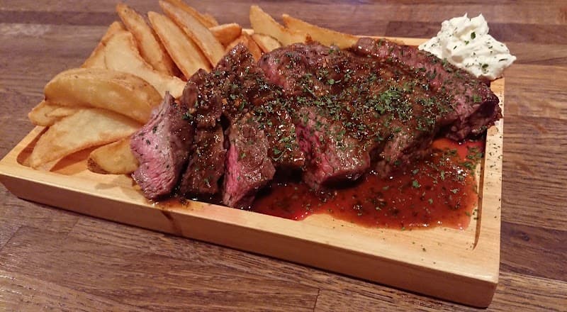 ビストロ ヒュッテ Bistro Hutteの店内・料理の写真 2枚目