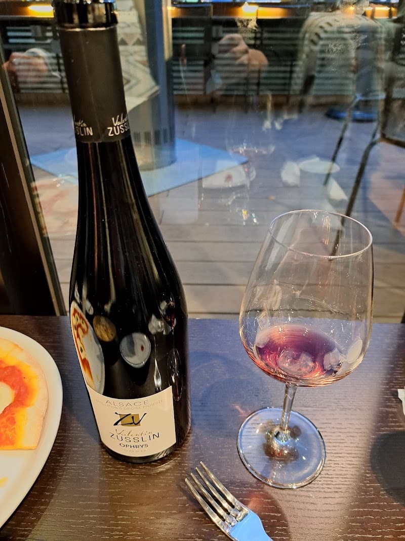 BISTRO HENDRY Kosugi 3rd Avenue店の店内・料理の写真 3枚目