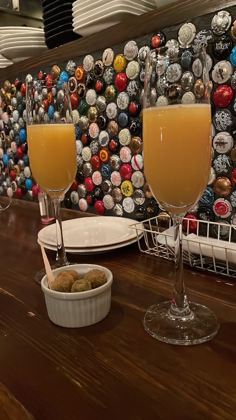 シャンパンバル ヌメロサンクの店内・料理の写真 2枚目