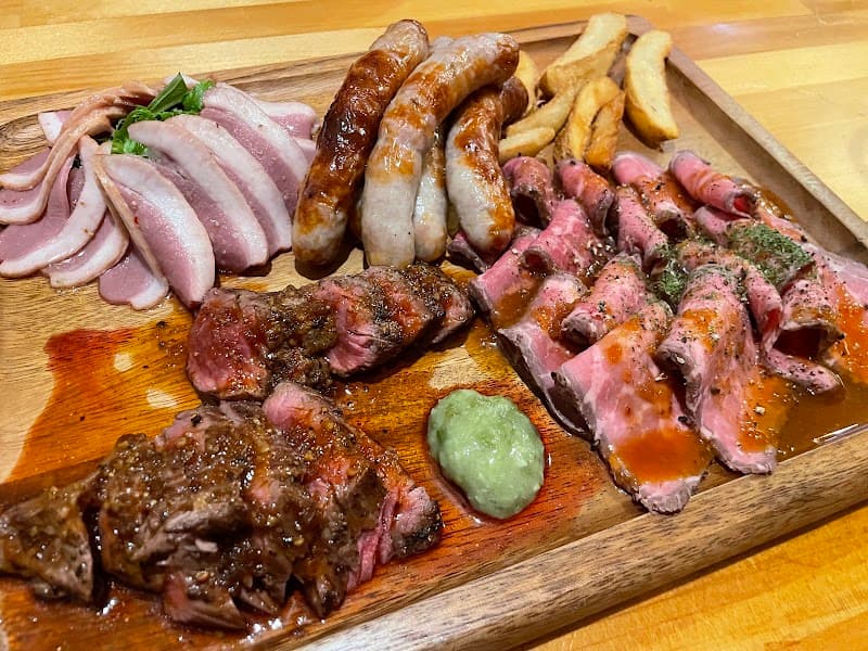 和inaRia (ワイナリア)の店内・料理の写真 2枚目