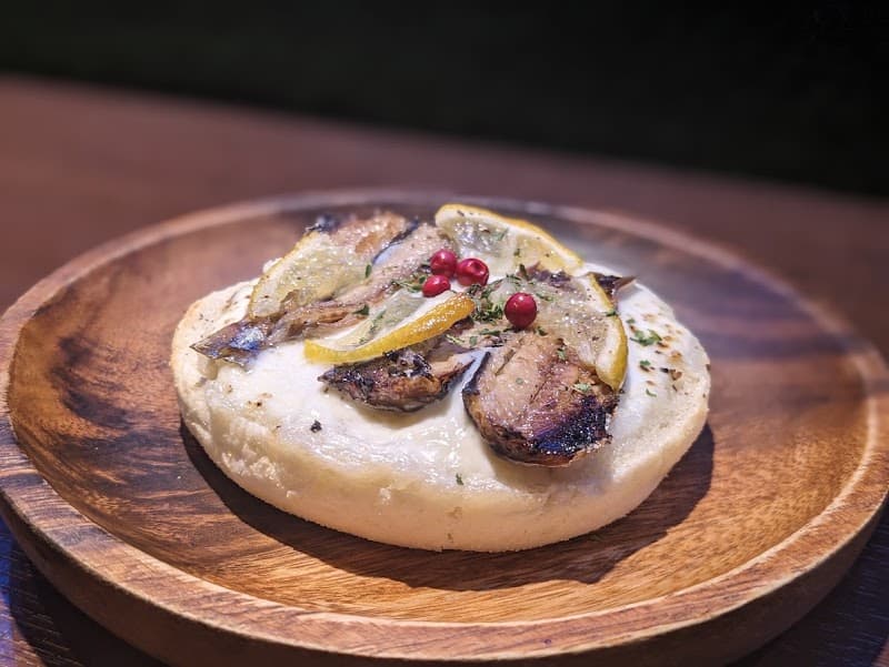 ワインバーTOS.KOBEの店内・料理の写真 2枚目