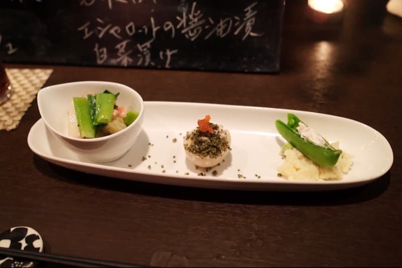ダイニングバー桃の店内・料理の写真 3枚目