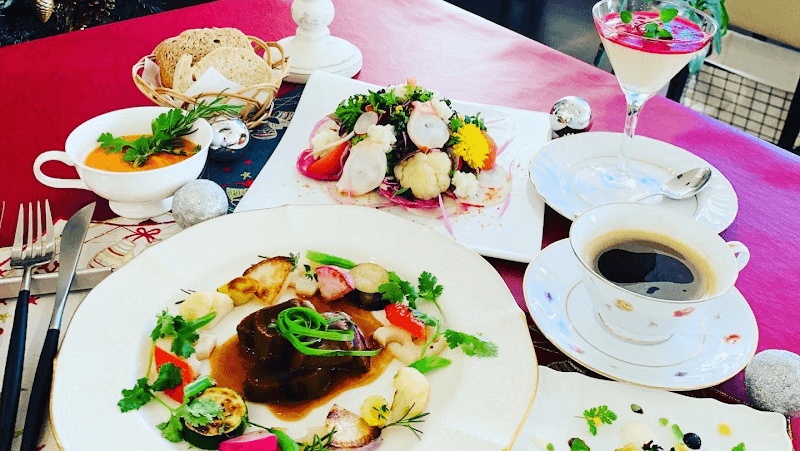 体にやさしい西洋料理 レストランアオヤマの店内・料理の写真 2枚目