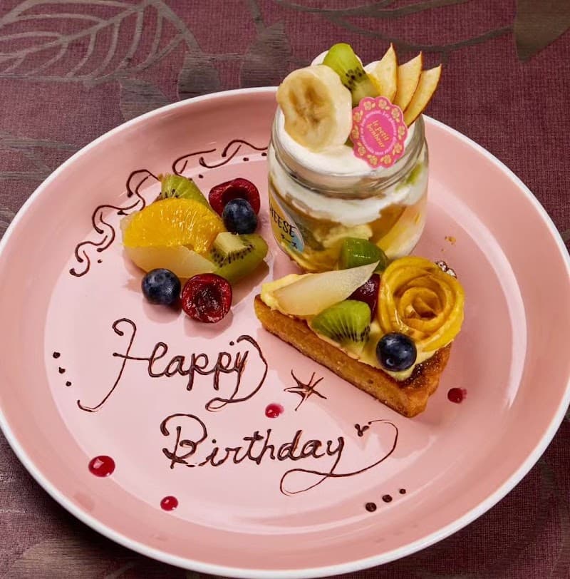 河口湖パティスリー＆イタリアン酒場 リロンデルの店内・料理の写真 3枚目