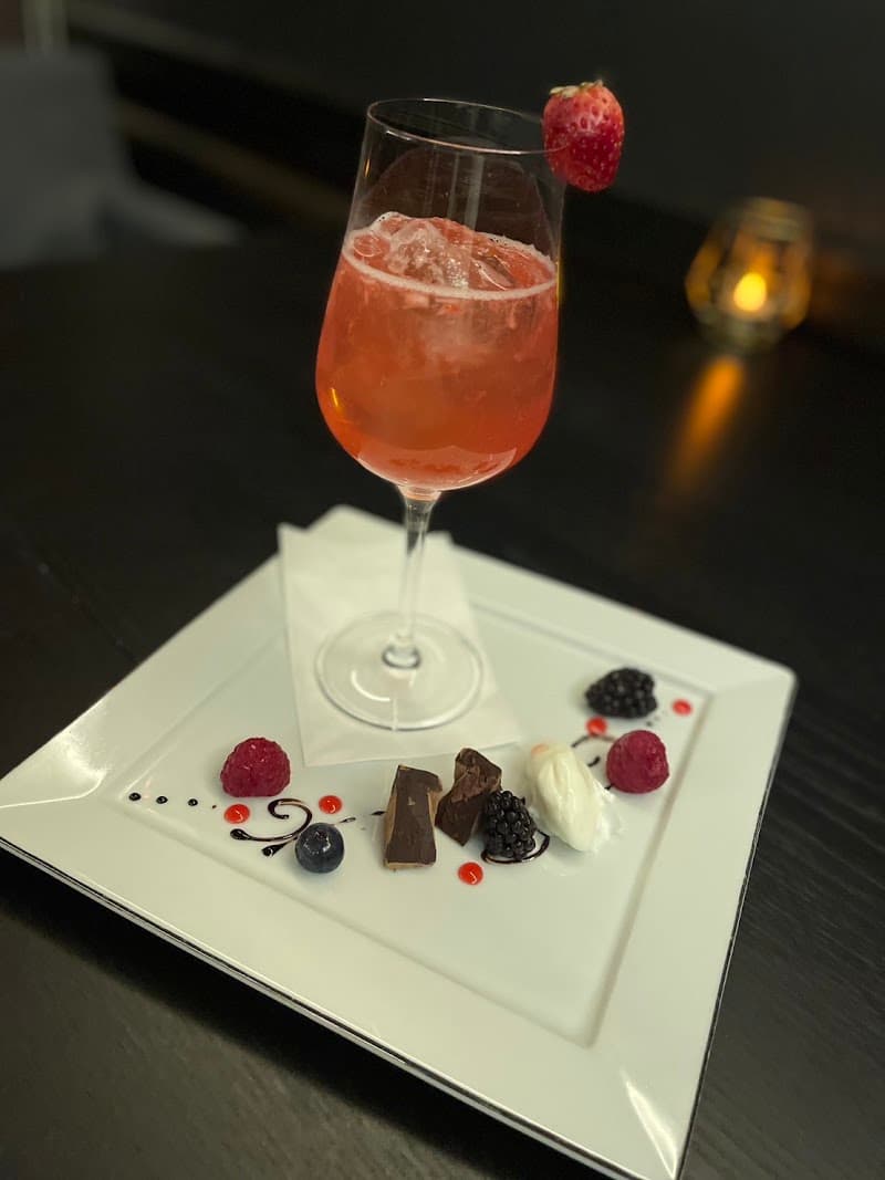 ダイニングプラスバーラザルダザルの店内・料理の写真 2枚目