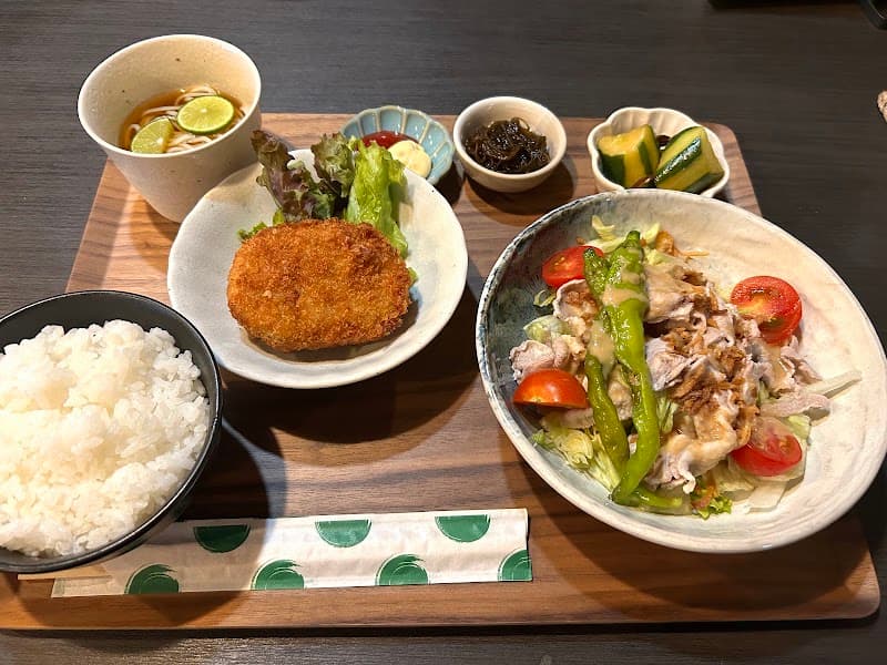 bistro Yashi (ビストロ ヤシ)の店内・料理の写真 2枚目