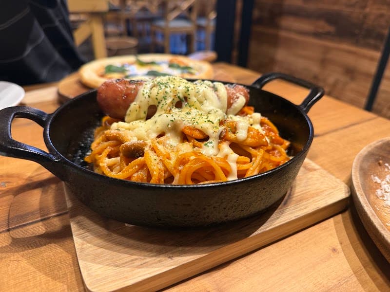 EZOLA 北海道チーズディッシュエゾーラ（元・CCC）の店内・料理の写真 3枚目