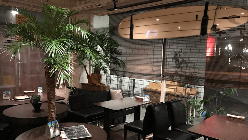 神戸牛鉄板焼 Cafe&Bar Mavericks (別室カラオケルーム完備)