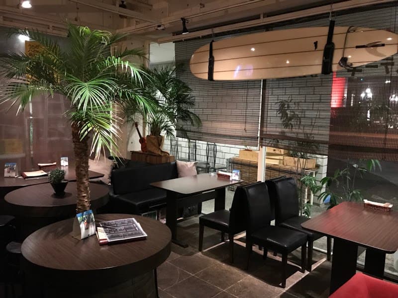 神戸牛鉄板焼 Cafe&Bar Mavericks (別室カラオケルーム完備)の店内・料理の写真 3枚目