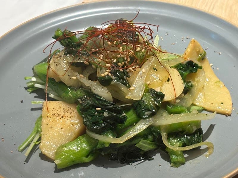 出汁のアヒージョとワイン ビストロ ボヤージュの店内・料理の写真 3枚目