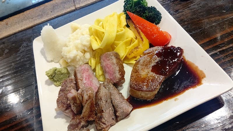 鉄板ビストロ 鉄彩の店内・料理の写真 2枚目