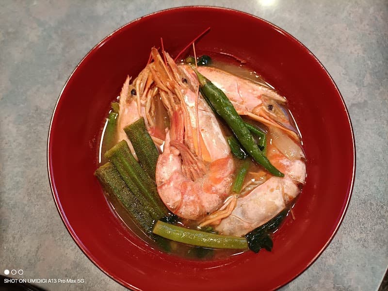 ビストロ アラエ Bistro A La Eh! (フィリピン フード カラオケバー&レストラン)の店内・料理の写真 2枚目