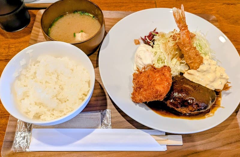 洋食ひかり亭の店内・料理の写真 3枚目