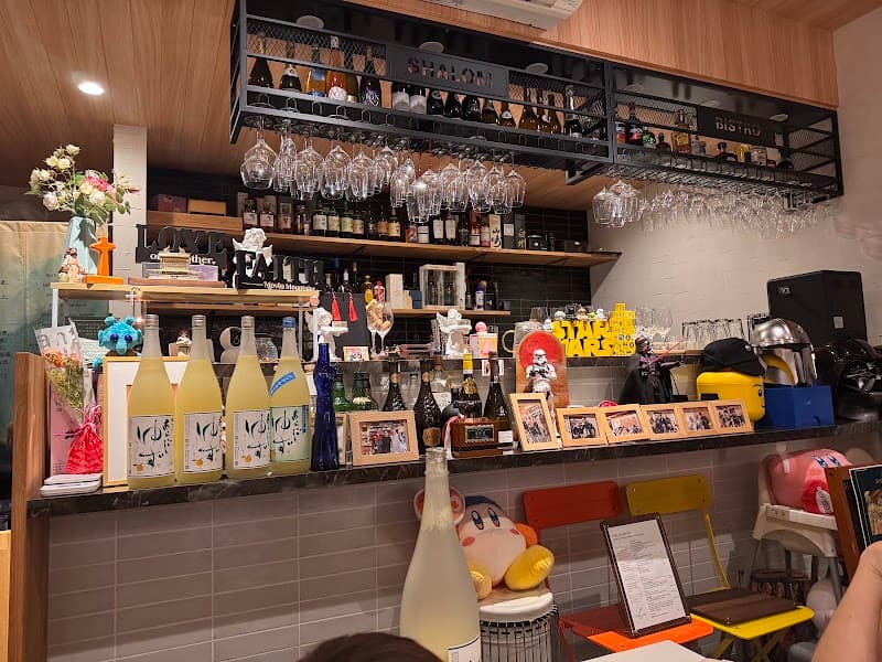シャーローム ビストロの店内・料理の写真 2枚目