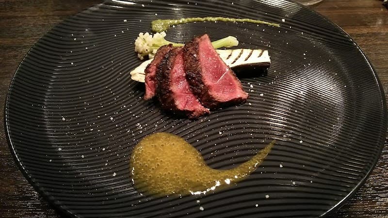 Bistro & WineBar MOMOビストロ アンド ワインバー モモの店内・料理の写真 2枚目