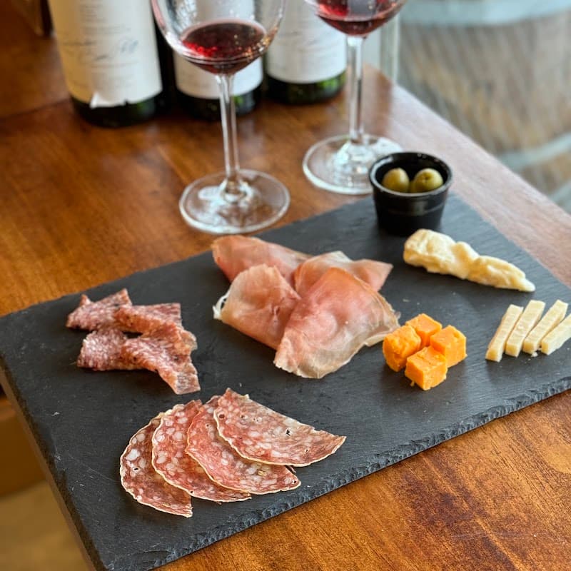Wine bar VINBANG ワインバー ヴァンバンの店内・料理の写真 2枚目