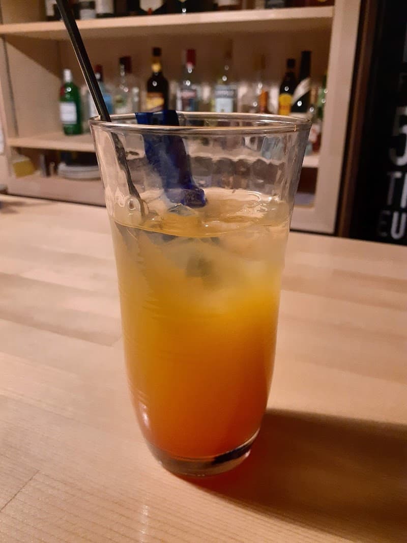 Casual Bar Old-Timeの店内・料理の写真 2枚目