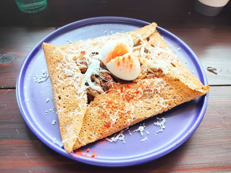 ROND（ガレット・カフェ＆ビストロ）ロンドの店内・料理の写真 3枚目