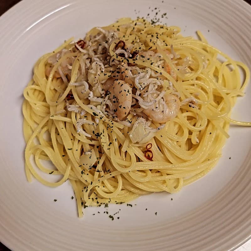 タパスタイルダイニング ハナウタの店内・料理の写真 3枚目