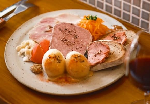 ワイン酒場こてぃの店内・料理の写真 2枚目