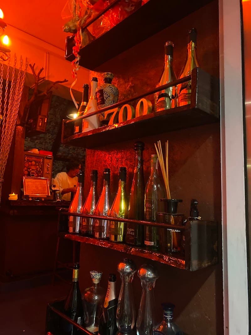 Bar 700 -seven hundred-の店内・料理の写真 3枚目